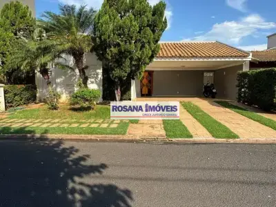 Casa de Condomínio com 3 quartos em Residencial Marcia