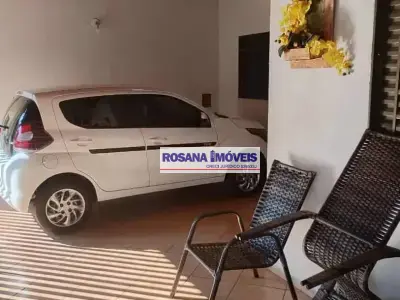 Casa com 3 quartos em Residencial Alto das Andorinhas