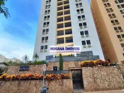 Apartamento com 3 quartos em Centro
