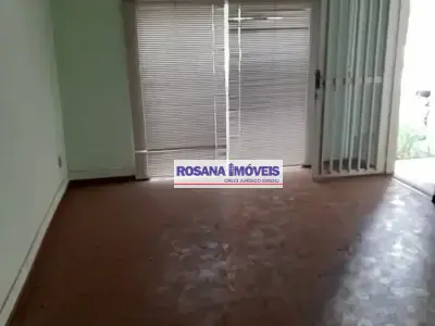 Prédio com 2 quartos em Centro