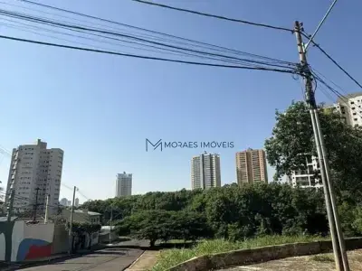 Lote / Terreno com 0 quartos em Vila São Paulo