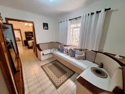 Casa com 3 quartos em Guanabara