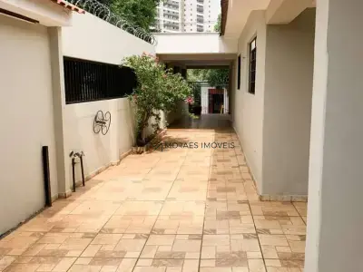 Casa com 3 quartos em Vila Santo Antônio