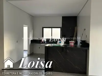 Casa com 3 quartos em Novo Mundo