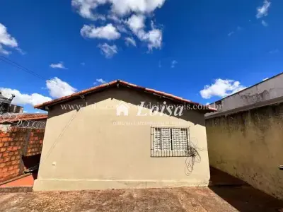 Casa com 2 quartos em Custódio Pereira