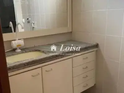 Apartamento com 3 quartos em Centro