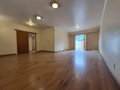 Apartamento com 3 quartos em Tijuca