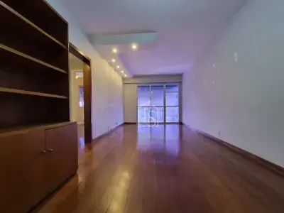 Apartamento com 3 quartos em Tijuca