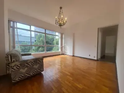 Apartamento com 3 quartos em Tijuca