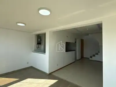 Cobertura com 4 quartos em Barra Olímpica