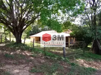 Fazenda com 0 quartos em Professor Jhonsen, Três Marias - 50m²