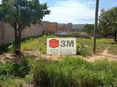 Lote / Terreno com 0 quartos em Cidade Florença, Três Marias - 360m²