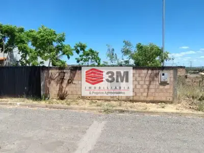 Lote / Terreno com 0 quartos em Cidade Florença, Três Marias - 0m²