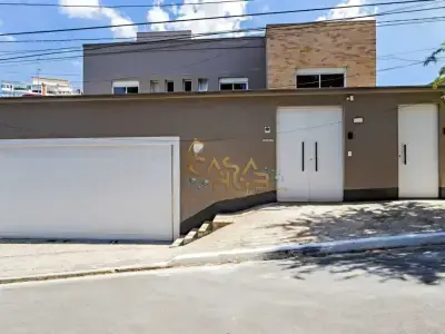 Casa com 5 quartos em Panamby