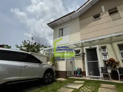 Casa de Condomínio em Jardim Umuarama