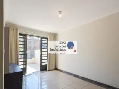 Sobrado com 3 quartos em Vila Monumento