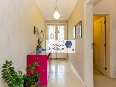 Casa de Condomínio com 4 quartos em Jardim Cordeiro
