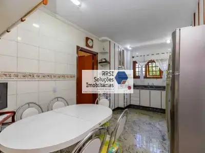 Sobrado com 3 quartos em Vila Romano