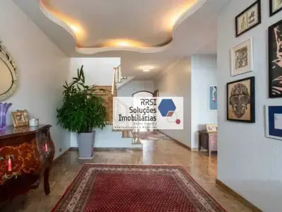Casa com 4 quartos em Indianópolis