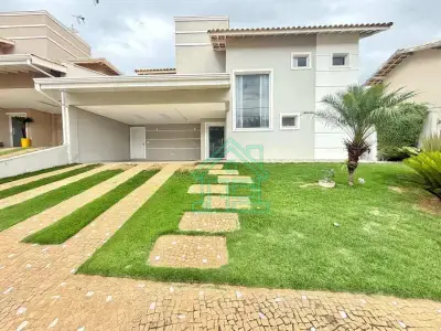 Casa de Condomínio com 3 quartos em Villaggio Portofino