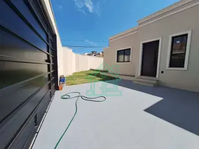 Casa com 3 quartos em Jardim Regina
