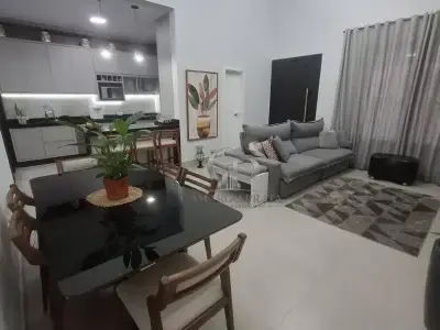 Casa de Condomínio em Jardim Bréscia