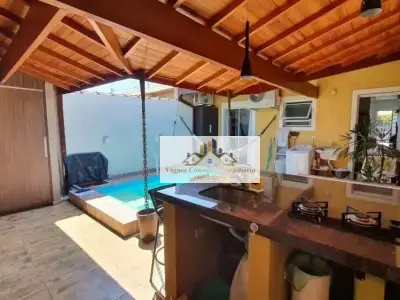 Casa de Condomínio em Jardim Marcondes