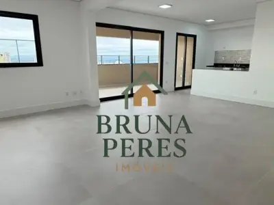 Apartamento com 3 quartos em Centro