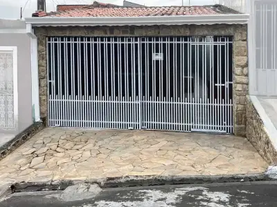 Casa com 2 quartos em Jardim Novo Mundo