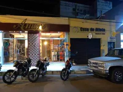 Prédio com 0 quartos em Centro