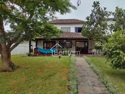 Casa com 6 quartos em Condomínio Porto Bracuhy, Angra dos Reis - 300m²