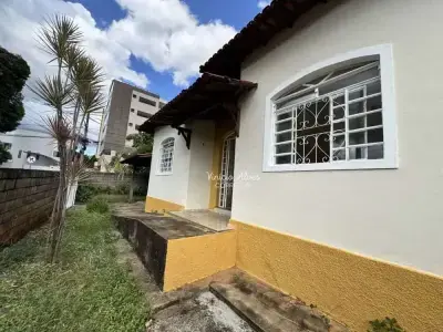 Casa com 2 quartos em Centro, Lagoa Santa - 94m²