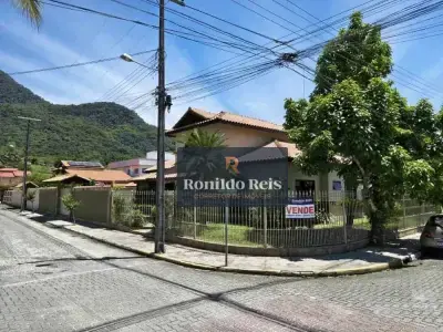 Casa com 3 quartos em Reta dos Ipês, Cachoeiras de Macacu - 214m²