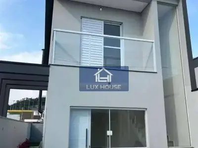 Casa de Condomínio com 3 quartos em Villas do Jaguari