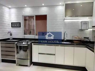 Casa de Condomínio com 2 quartos em Jardim Caiapiá