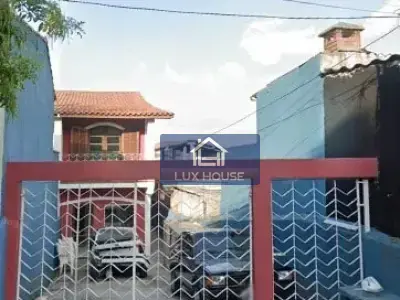 Casa com 3 quartos em Jardim Regina Alice
