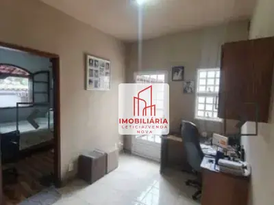 Casa com 3 quartos em Piratininga (Venda Nova), Belo Horizonte - 180m²