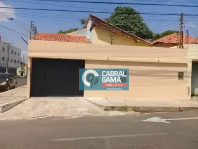 Casa com 5 quartos em Centro