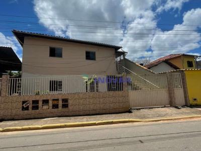 Casa com 2 quartos em SANTA EFIGÊNIA