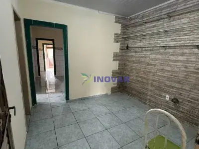 Casa com 3 quartos em CATUNGUI
