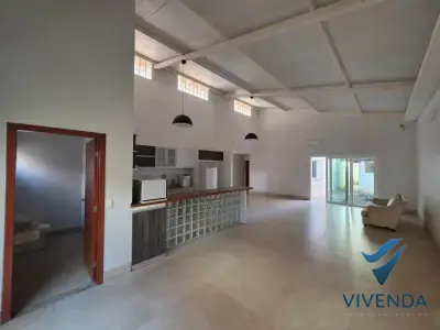 Casa com 4 quartos em Jardim América