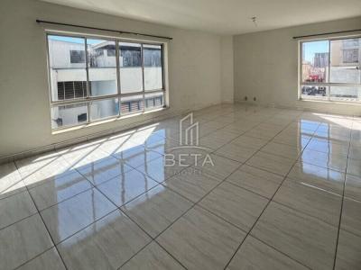 Apartamento com 3 quartos em Centro