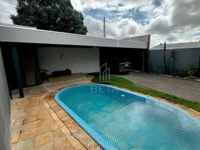 Casa com 4 quartos em Cidade Jardim