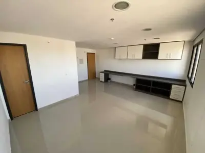 Sala / Conjunto com 0 quartos em Penha de França, São Paulo - 32m²