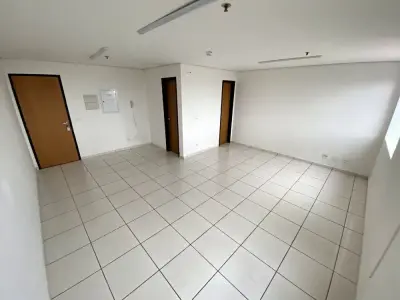 Sala / Conjunto com 0 quartos em Penha de França, São Paulo - 32m²