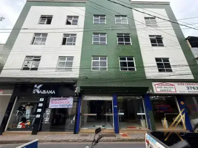 Apartamento com 3 quartos em Centro