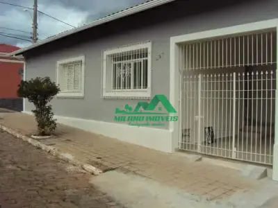Casa com 3 quartos em Centro, Jacutinga - 1m²