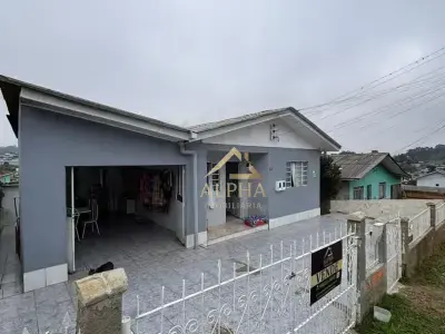Casa com 8 quartos em Caroba
