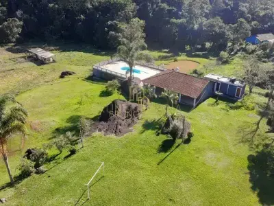 Sítio com 2 quartos em ferreiras