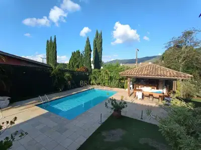 Casa com 5 quartos em VILA PETRÓPOLIS